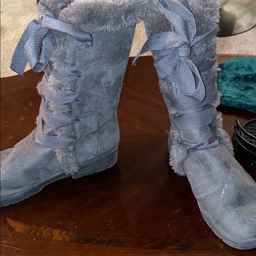 Grey boots